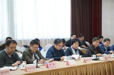 凝聚骨干力量 共謀信息系統(tǒng)集成服務發(fā)展新篇章——信息化和軟件服務業(yè)司參加大型骨干企業(yè)座談會側(cè)記